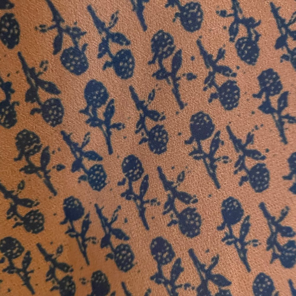 Patterned Blouse - Picture 2 of 3